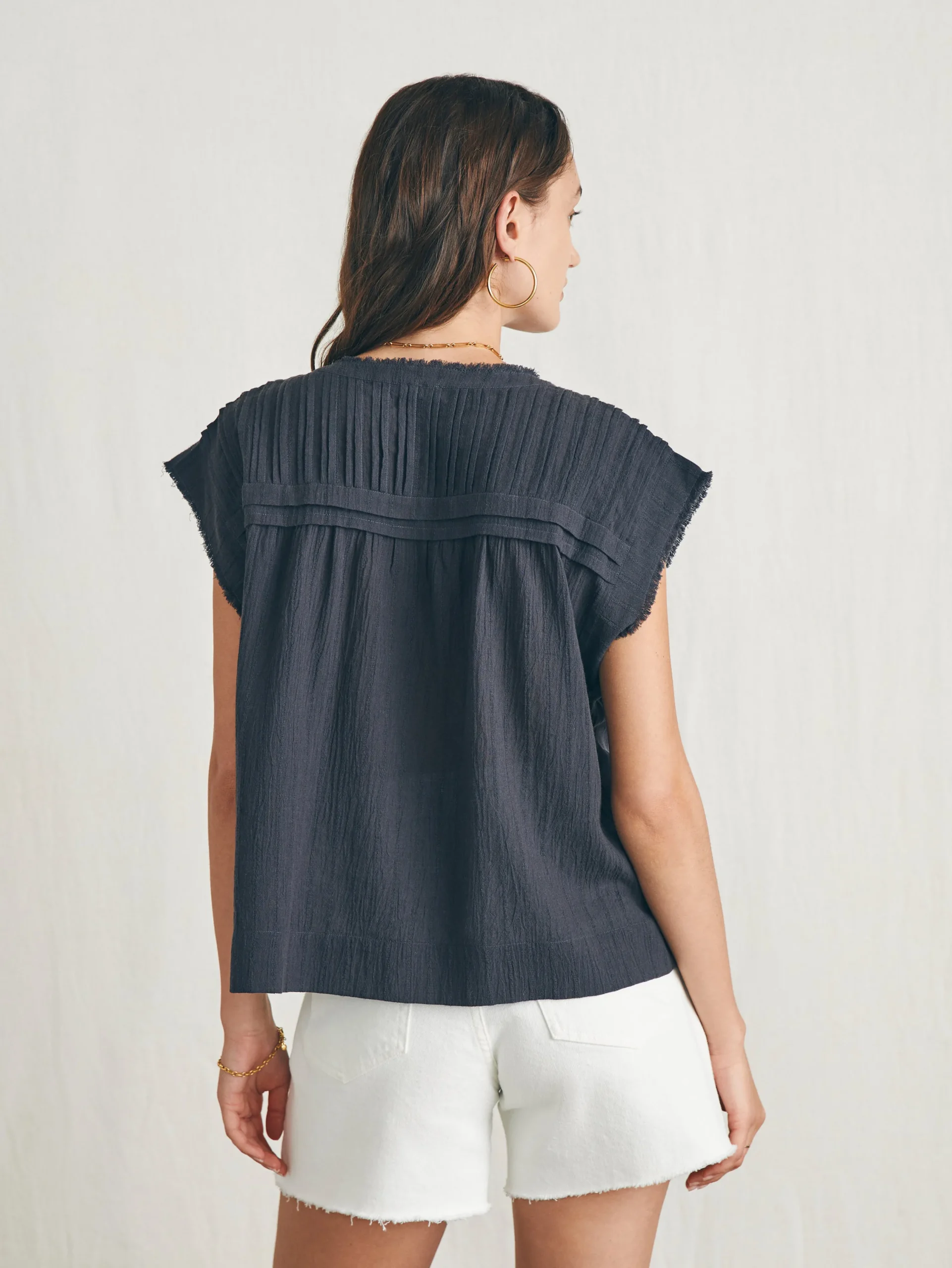 Shirts & Tops^Faherty Brand Ellsworth Top - Washed Black
