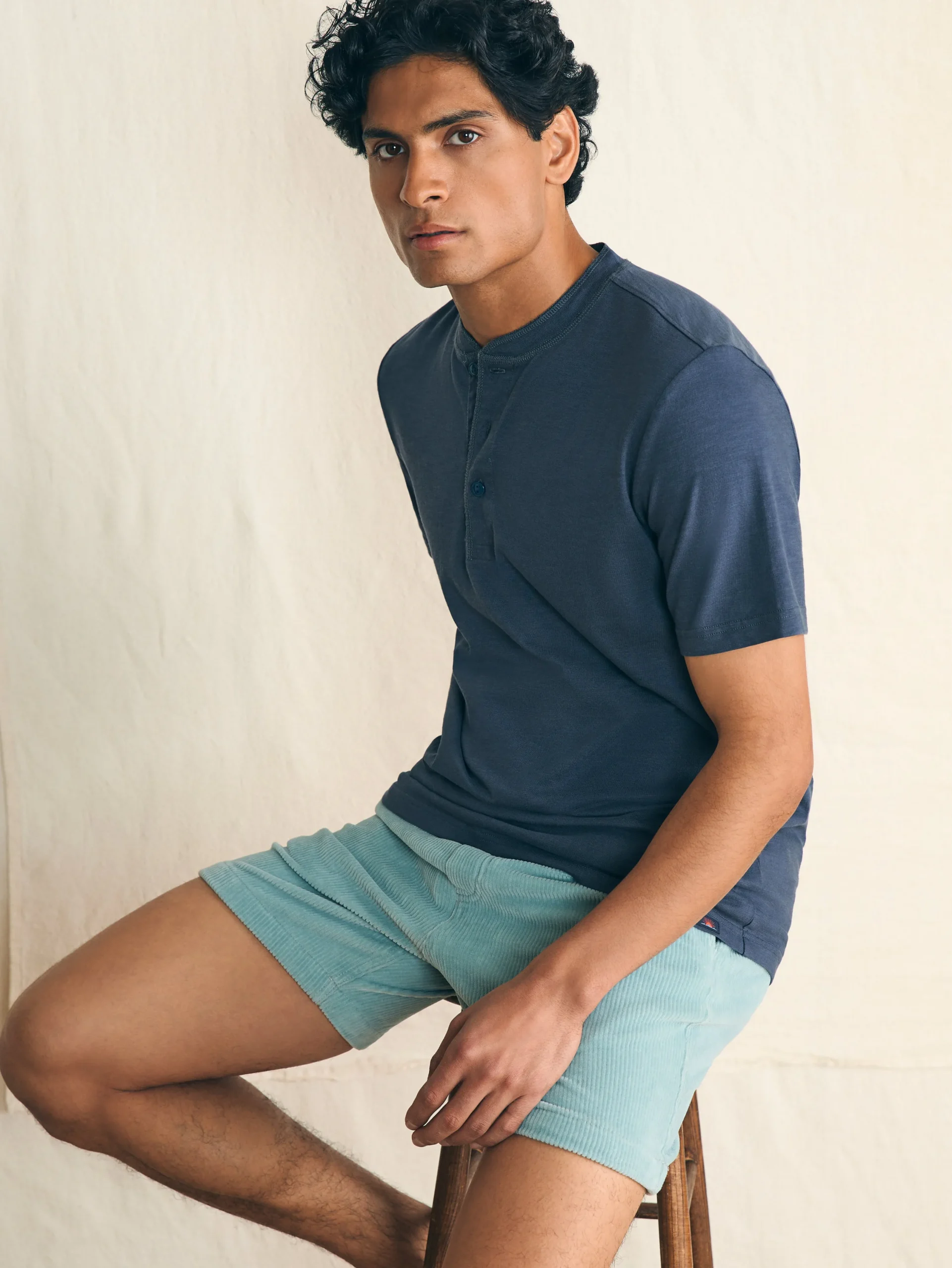 T-Shirts & Henleys^Faherty Brand Short-Sleeve Sunwashed Henley - Dune Navy