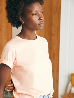 T-Shirts^Faherty Brand Sunwashed Crew Tee - Peach Whip