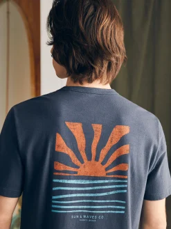 T-Shirts & Henleys^Faherty Brand Sunwashed Graphic Tee - Dune Navy