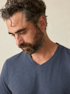 T-Shirts & Henleys^Faherty Brand Sunwashed V-Neck Tee - Dune Navy