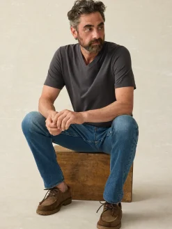 T-Shirts & Henleys^Faherty Brand Sunwashed V-Neck Tee - Washed Black
