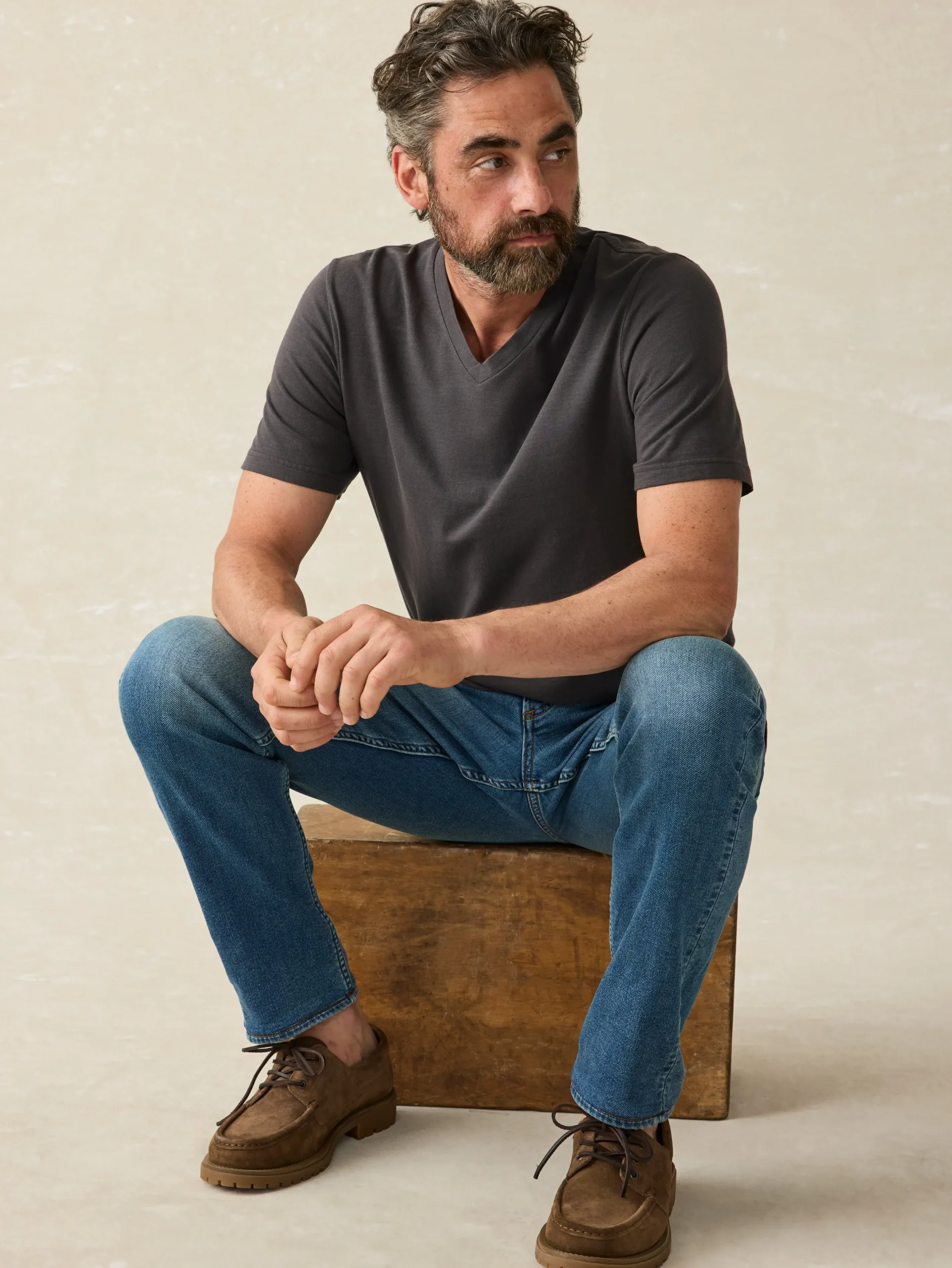 T-Shirts & Henleys^Faherty Brand Sunwashed V-Neck Tee - Washed Black