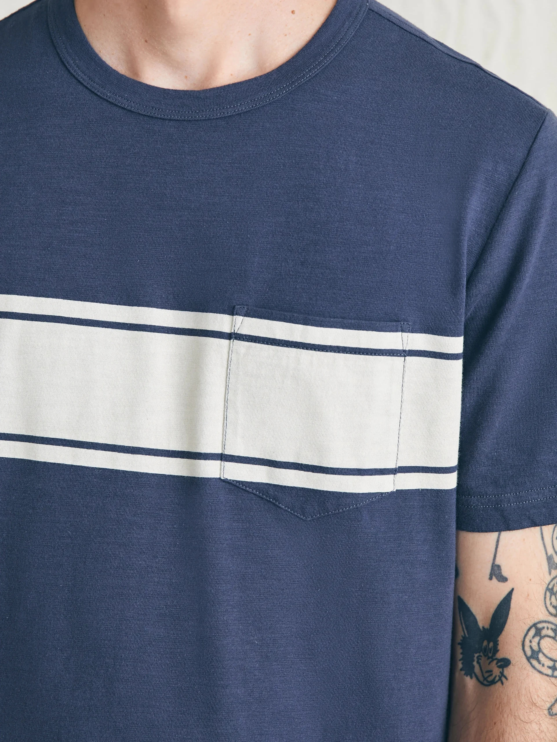 T-Shirts & Henleys^Faherty Brand Surf Stripe Sunwashed Pocket Tee - Dune Navy